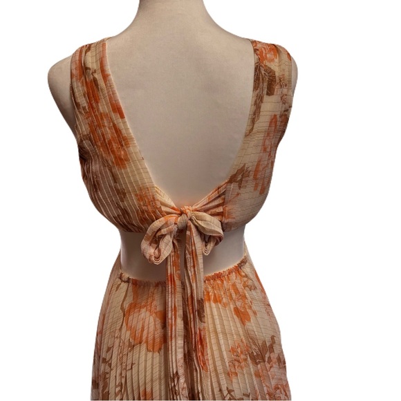 Express Floral Cutout Pleated Ivory, Brown, Peach Dress | EUC | Size S - Picture 7 of 8